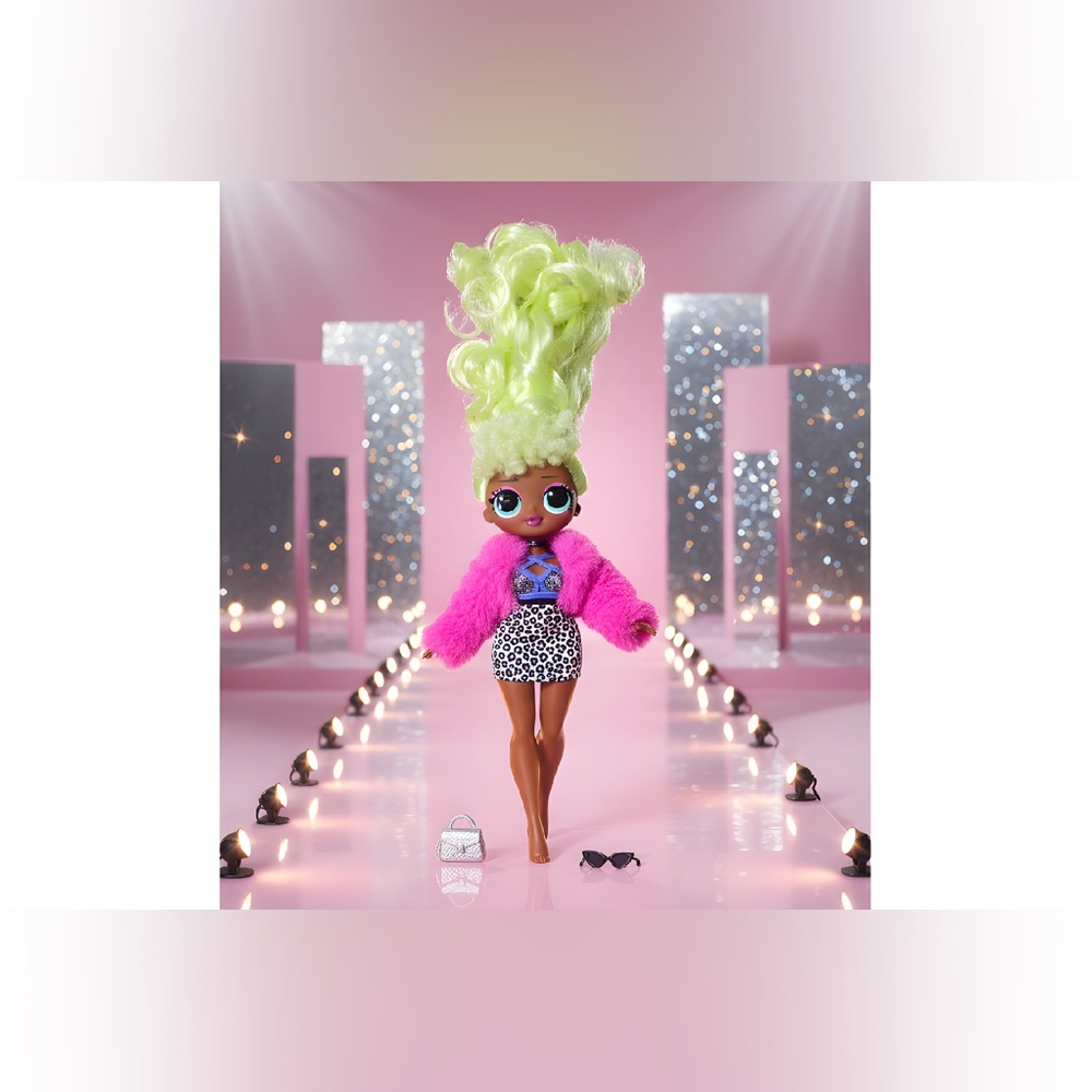LOL SURPRISE OMG LADY DIVA FASHION DOLL MGA ENTERTAINMENT NEON HAIR, PINK COAT
